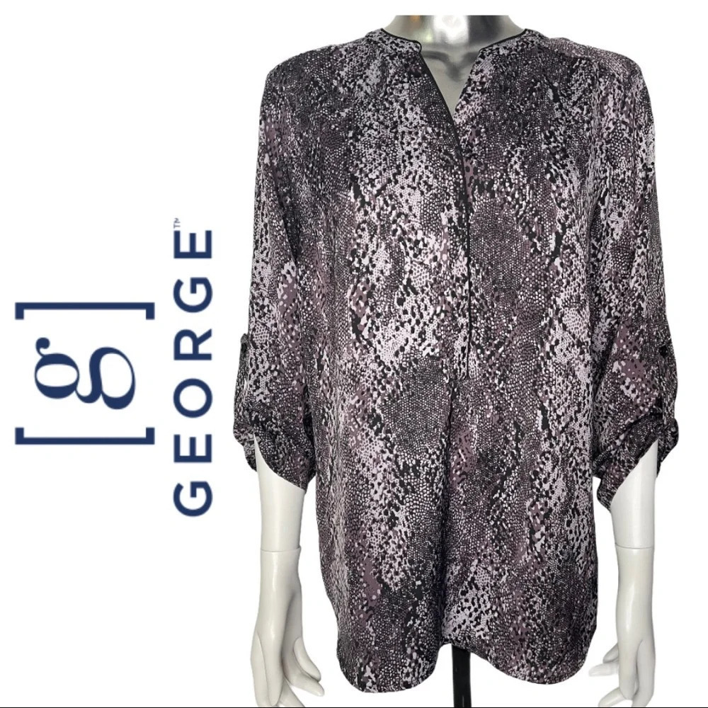 🛍️3/$40 Snakeskin Print 3/4 Sleeve Purple Black Top Size Medium